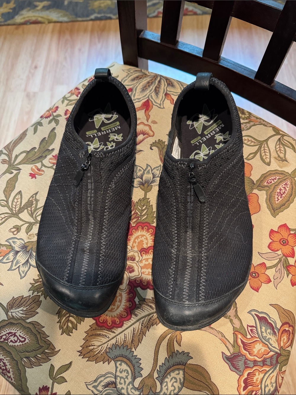 Merrell zip front slip on shoes. Size 11 women’s. Black.